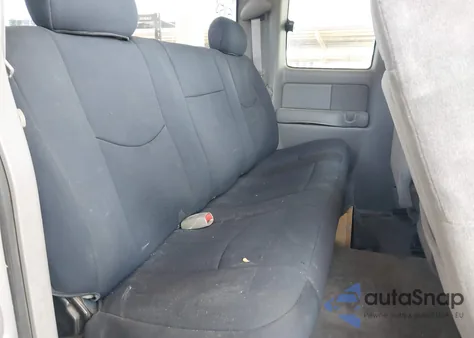 2000 Chevrolet Silverado 1500 Ls z USA, uszkodzony, nr VIN 2GCEC19T9Y1151158